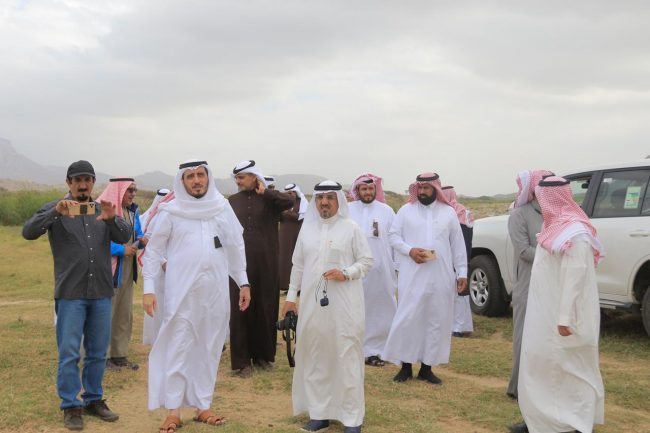 asdaabareq's tweet photo. نظمت هيئة السياحة والتراث الوطني بمنطقة عسير بالتعاون مع مؤسسة تهلل للرحلات السياحية جولة في محافظة بارق للمرشدين والمرشدات ، وكان في إستقبال الوفد السياحي لدى وصولهم محافظ بارق الأستاذ مفرح زايد البناوي ووكيل المحافظة الاستاذ إبراهيم عامر منشط ورئيس بلدية بارق المهندس محمد مرزن https://t.co/lUMSn0j1eK