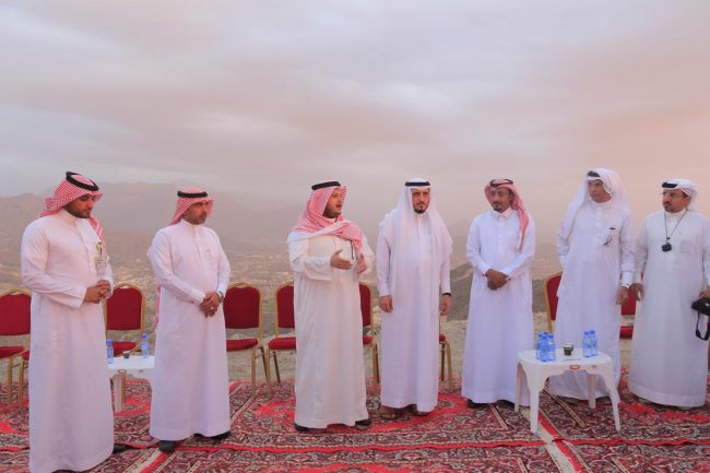 asdaabareq's tweet photo. نظمت هيئة السياحة والتراث الوطني بمنطقة عسير بالتعاون مع مؤسسة تهلل للرحلات السياحية جولة في محافظة بارق للمرشدين والمرشدات ، وكان في إستقبال الوفد السياحي لدى وصولهم محافظ بارق الأستاذ مفرح زايد البناوي ووكيل المحافظة الاستاذ إبراهيم عامر منشط ورئيس بلدية بارق المهندس محمد مرزن https://t.co/lUMSn0j1eK