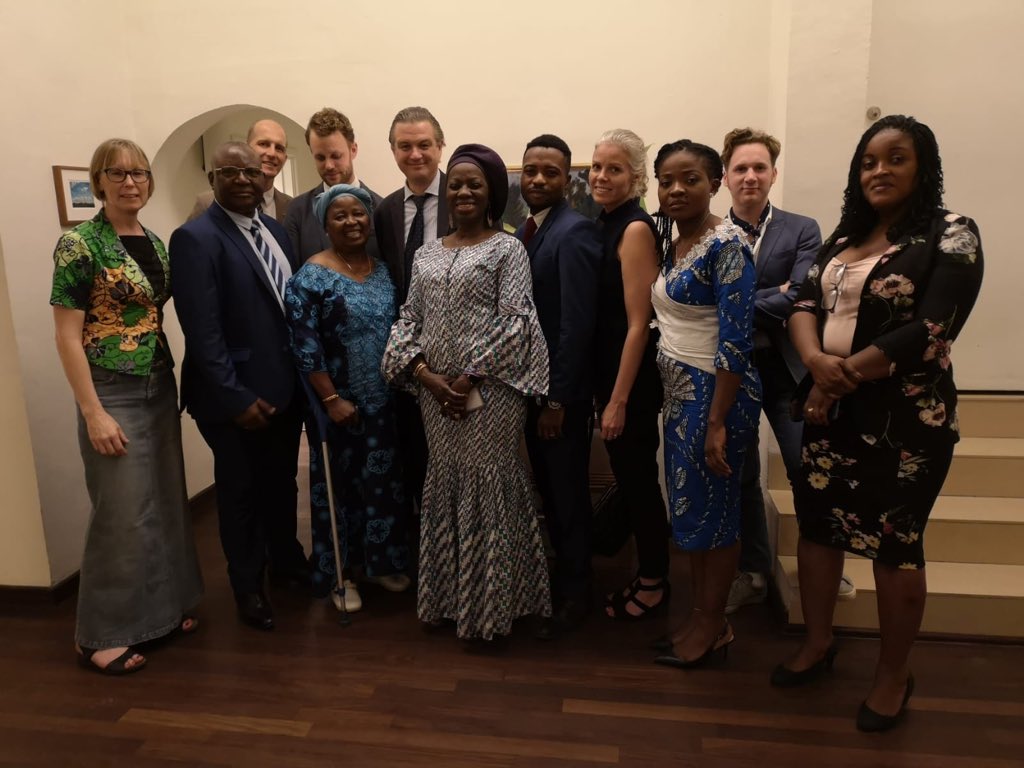 SwedeninDRCongo's tweet photo. En mission en RDC @Palmecenter évalue les possibilités d’y travailler pour renforcer la démocratie, la participation politique des femmes et de la jeunesse. L’ambassade a profité pour les inviter �� un dîner avec ses partenaires #ONUFemmes #RSLF #CLC #WILPF #LYREC #Diakonia. https://t.co/dvAeFowj9c