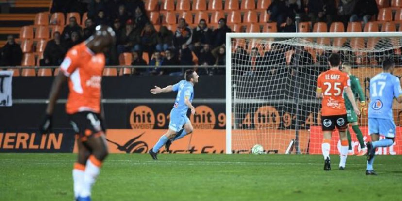LeMansFC_Actu's tweet photo. 🗣Vincent Créhin «Mon but est presque anecdotique. Ce sont des buts qu’on met à l’entraînement. On a encore des automatismes à trouver. Avec @YanisMerdji, on doit trouver notre complicité. Mais je ne vois personne qui lâche dans le groupe» 🟥🟨#FCLLMFC @LEMANSFC ➡️🗞@sports_ouest https://t.co/hO7oon4sSx