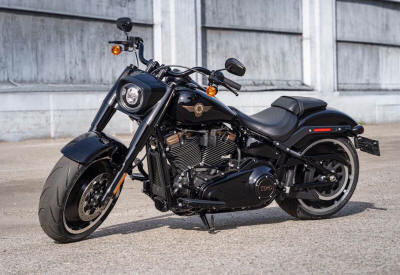 motorcycspecs's tweet photo. Harley Fat Boy 30th Anniversary

Harley-Davidson celebrates an icon with the introduction of the Fat Boy 30th Anniversary motorcycle. Cloaked in dark finishes with bronze highlights...

https://t.co/dvAcfndwpQ…/harley_davidson_fat_boy… https://t.co/VxFV5GtDA4