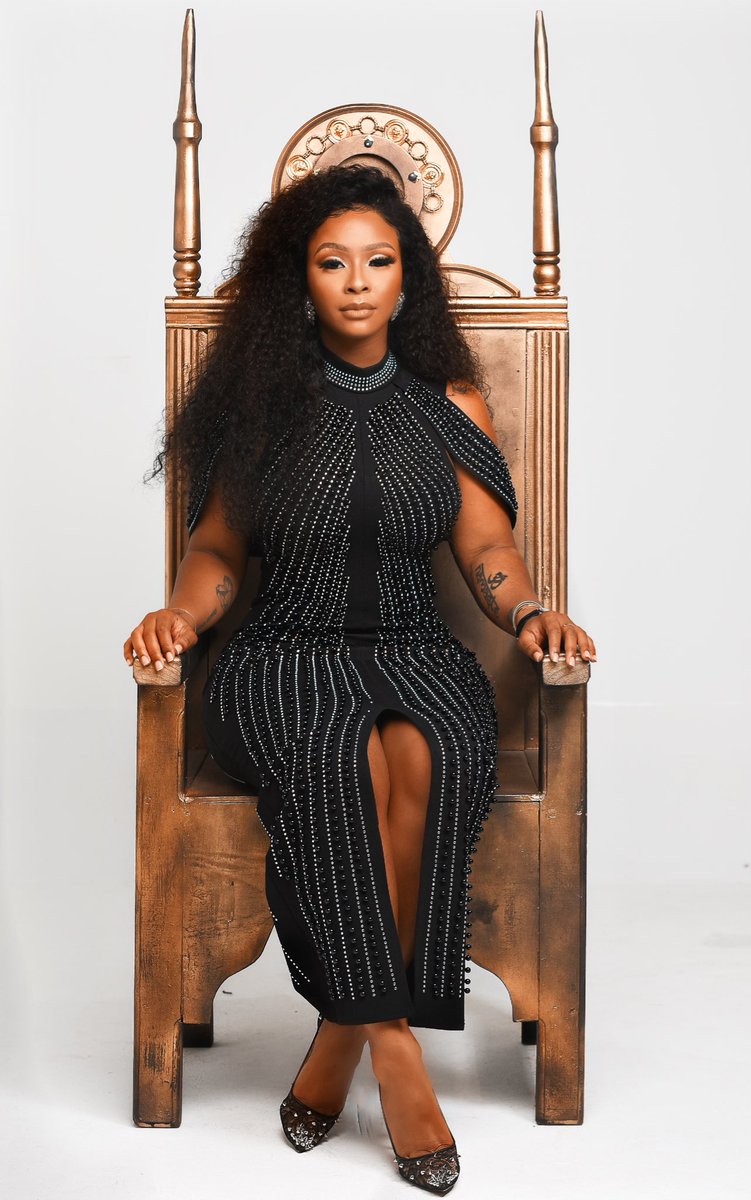 Boity's tweet photo. TODAY’S THE DAY!!! 💃🏾💃🏾💃🏾 it’s time for me to unapologetically Own My Throne! 👑 Tune in to my brand new show TONIGHT 21:30 on BET CH129! I truly hope you all enjoy this journey with me. 💕💕💕❤️❤️❤️🙏🏾🙏🏾🙏🏾👑👑👑😁😁😁 #BoityBET https://t.co/PxT2VnTtw5