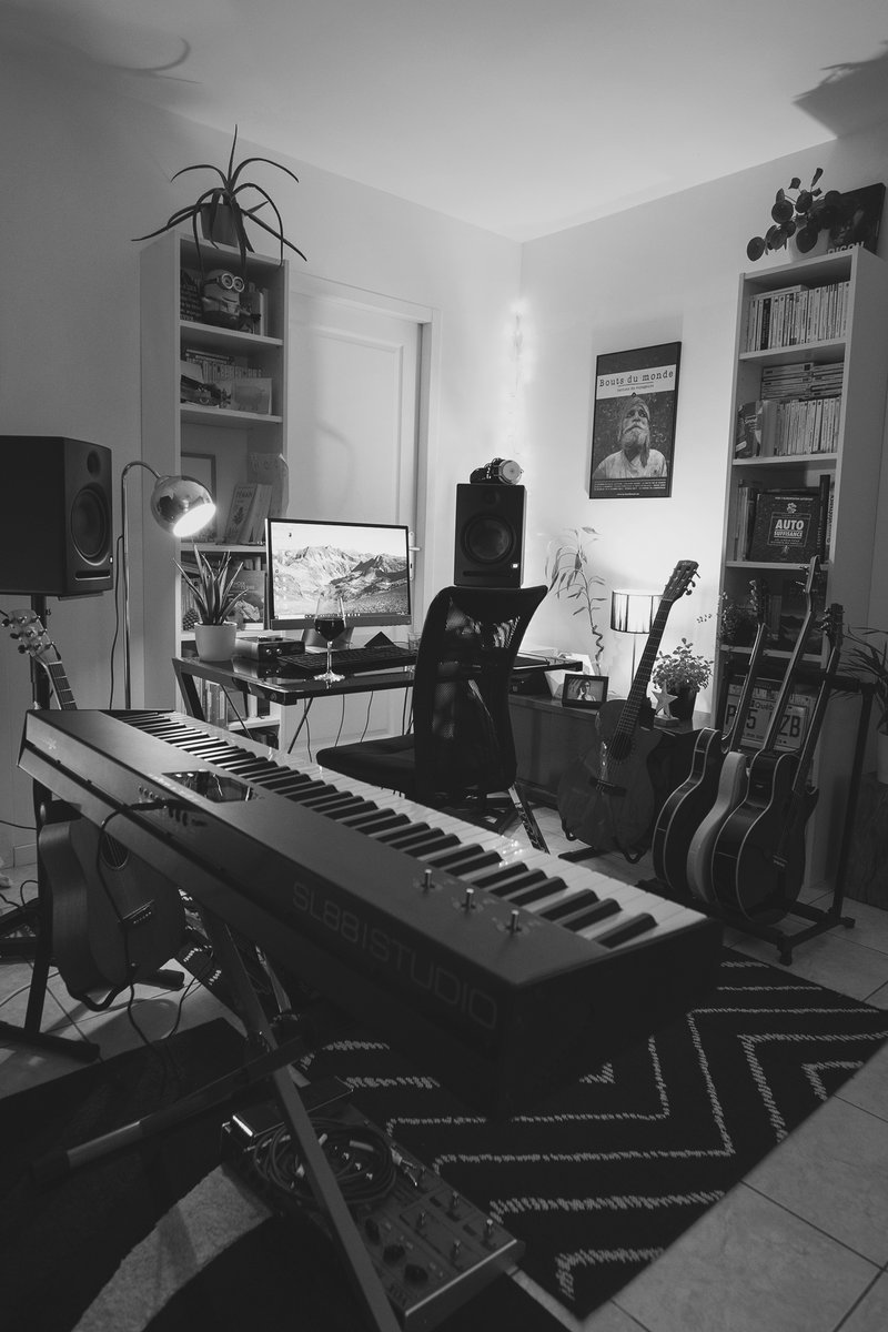 endingsatellite's tweet photo. C'est parti pour l'enregistrement de HOME, le nouvel et 4ème album de Ending Satellites. Une semaine d'enregistrement pour dix nouvelles musiques ! https://t.co/AbAmtjRPPT