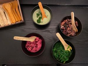 [BONI.D] Projecteurs sur <a href="/hello_koovee/">Koovee</a> ! Pour mettre fin aux fourchettes et cuillères en plastique, Tiphaine Guerout a imaginé une solution. Fabriquer des couverts entièrement comestibles et écoresponsables, à base d’huile végétale et de farine de blé ! 💡 bit.ly/2QlCcId