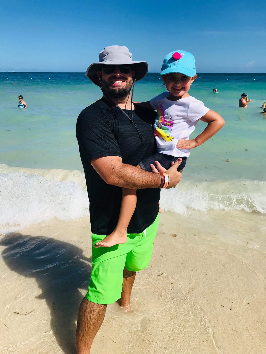 TylerMHarwell's tweet photo. #girldad https://t.co/tqCFIxzFd1