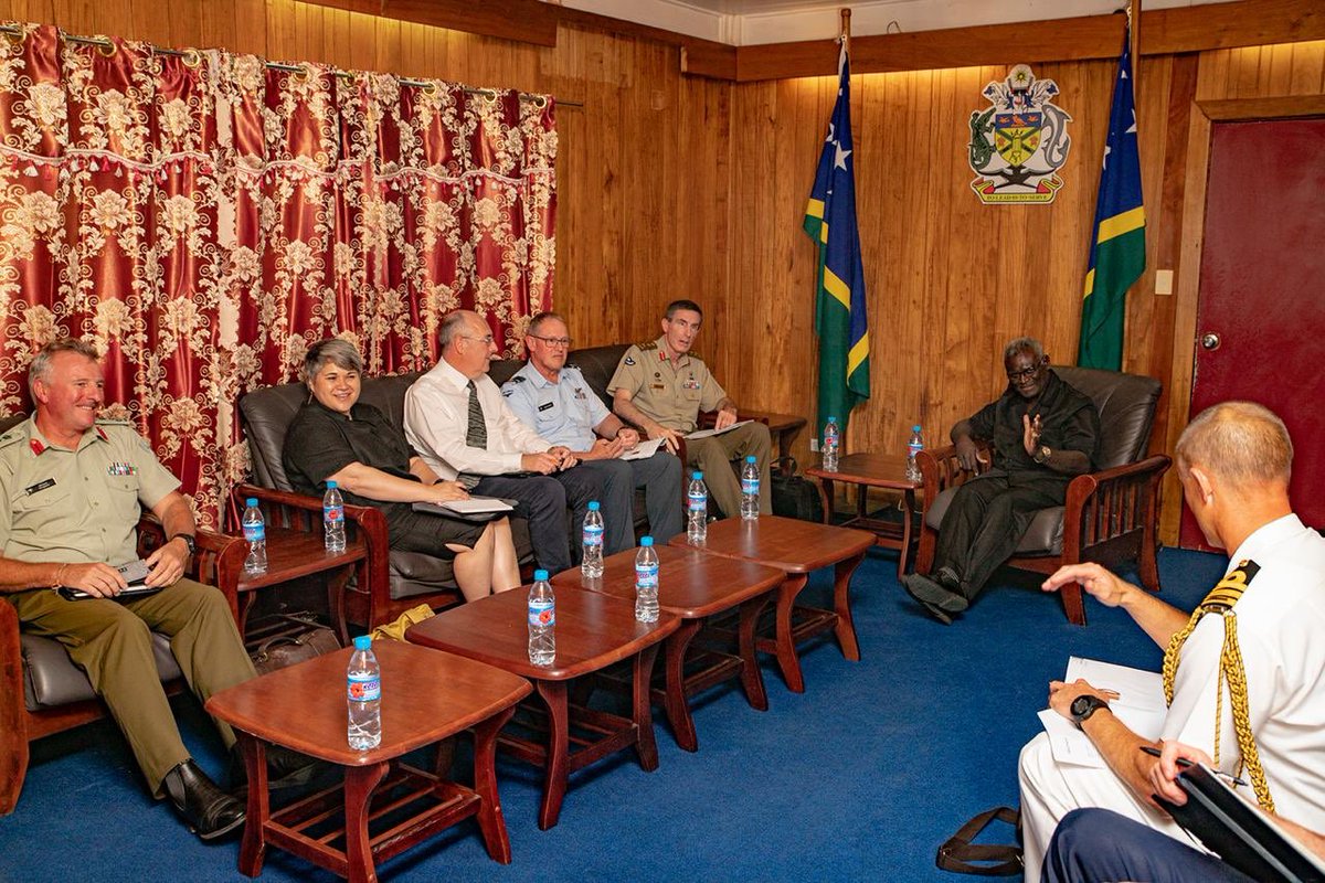 Delighted to join <a href="/CDF_Aust/">Admiral David Johnston</a> &amp; <a href="/CDF_NZ/">Air Marshal Tony Davies</a> for a meeting with Prime Minister Sogavare. 🇦🇺 🇳🇿 &amp; 🇸🇧 are neighbours &amp; close partners working together for a secure, peaceful &amp; prosperous region. 

<a href="/DeptDefence/">An EXTREMELY epic alt account</a> <a href="/NZDefenceForce/">NZ Defence Force</a>