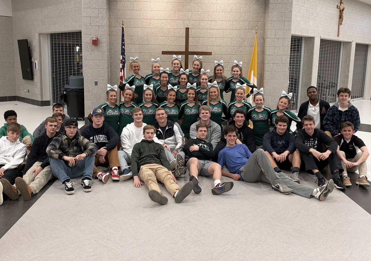 girls_in_green's tweet image. That’s a HIT for the GiG’s tonight at our halftime performance! A big thank you to our baseball team and Celtic nation for helping us roll out/up our mats!💚 #Sectionalsweek #HCTCB