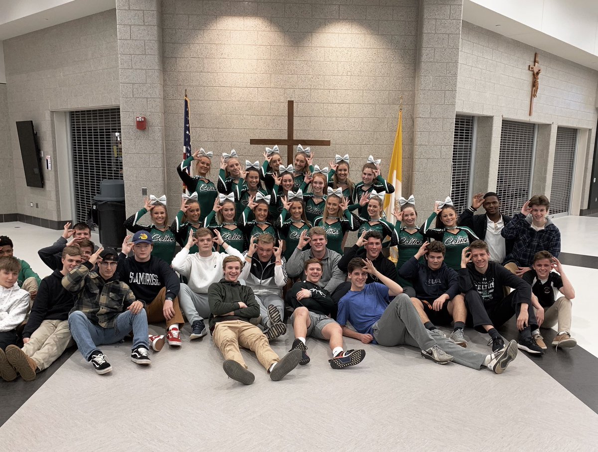 girls_in_green's tweet image. That’s a HIT for the GiG’s tonight at our halftime performance! A big thank you to our baseball team and Celtic nation for helping us roll out/up our mats!💚 #Sectionalsweek #HCTCB