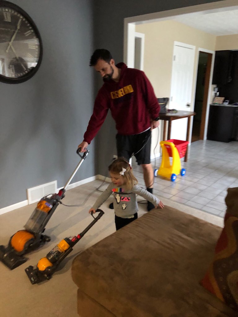 dlahiff21's tweet photo. @elleduncanESPN #girldad https://t.co/cFg8PDErlA