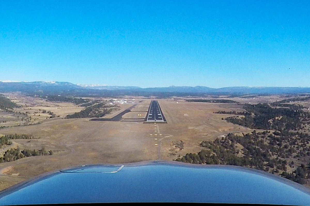 secdeaaviation's tweet photo. You're high on the glideslope. What do you do? Do you pitch for airspeed? Power for Glideslope? Or the other way around? https://t.co/2rV51oJ3tj https://t.co/kRObiM1Cdj