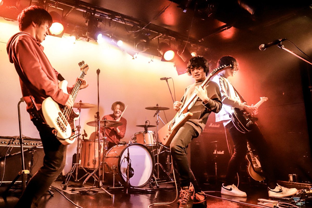 mg_rsfeae's tweet photo. 昨晩の下北沢ERAさんありがとうございました！
出演のお声がけ頂いたアンモナイトの方々を始め会場スタッフの皆様、そして何よりご来場頂きました全ての方に感謝申し上げます。
てんきゅうエブリワン！

Mg初の下北沢はとても刺激的でした〜！
写真をお裾分けするね！
てんきゅうエブリワン！ https://t.co/ke3YuTyicD