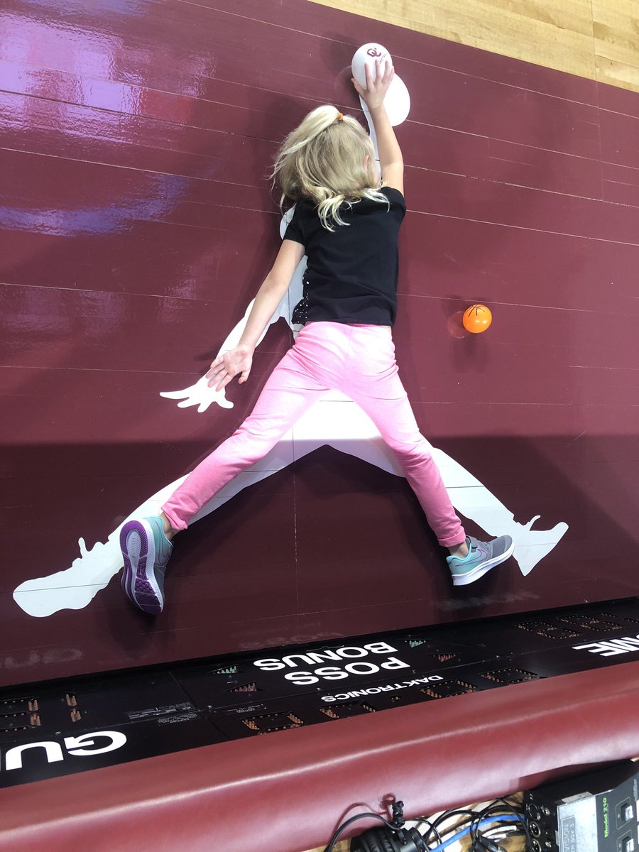 BerkleyGray7's tweet photo. Had a blast at the @OU_WBBall game tonight.  I got to see my girl @Shlynn23 in her hoopin shoes! https://t.co/AW8c57EkoA