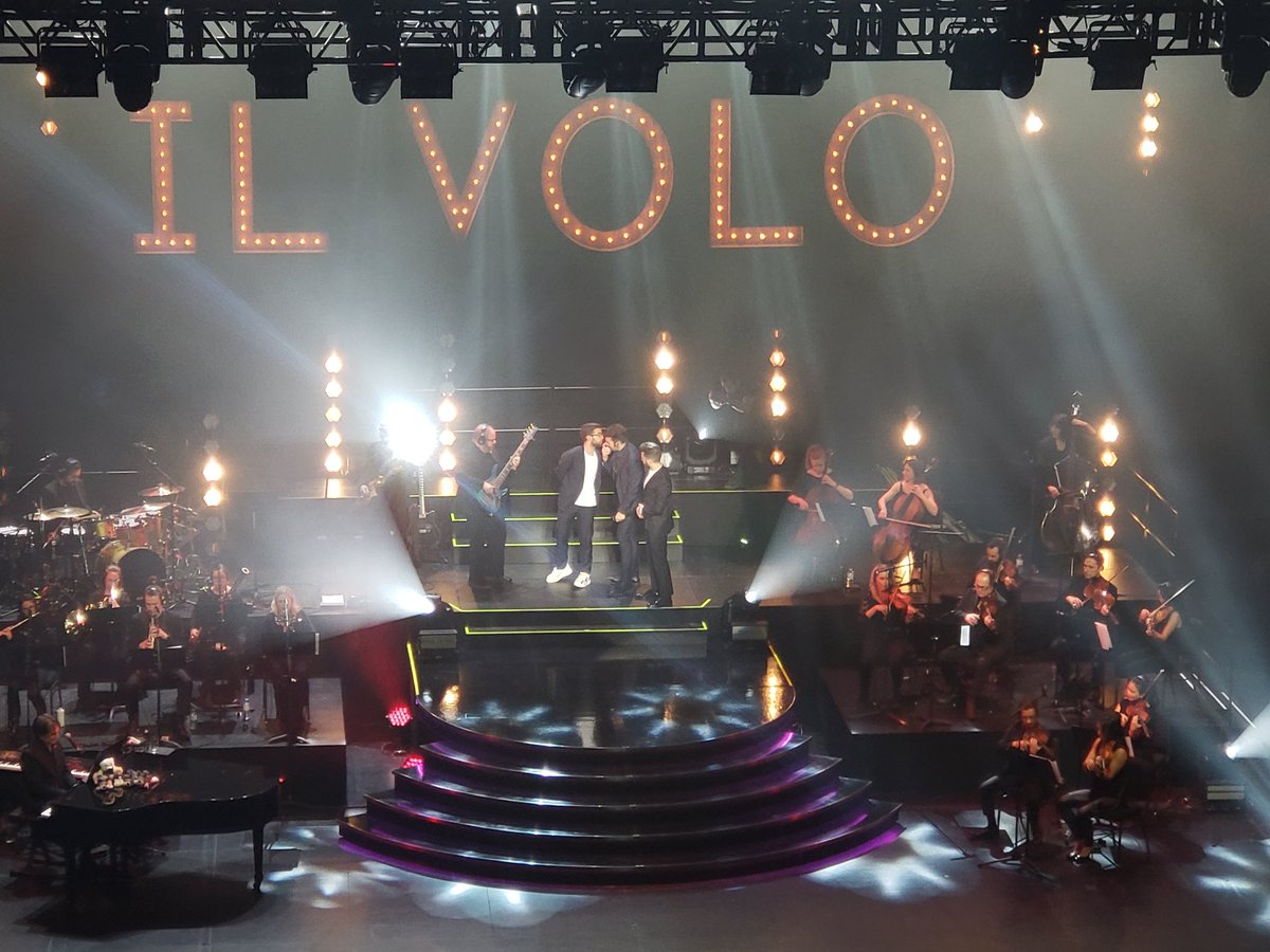 LisaKresky's tweet photo. Week 5 2020 - Activity #2 of the week - Il Volo with my parents.  Those three Italian guys can sing!! @Toronto #livinglifetofullest https://t.co/WYfUmeiDFA