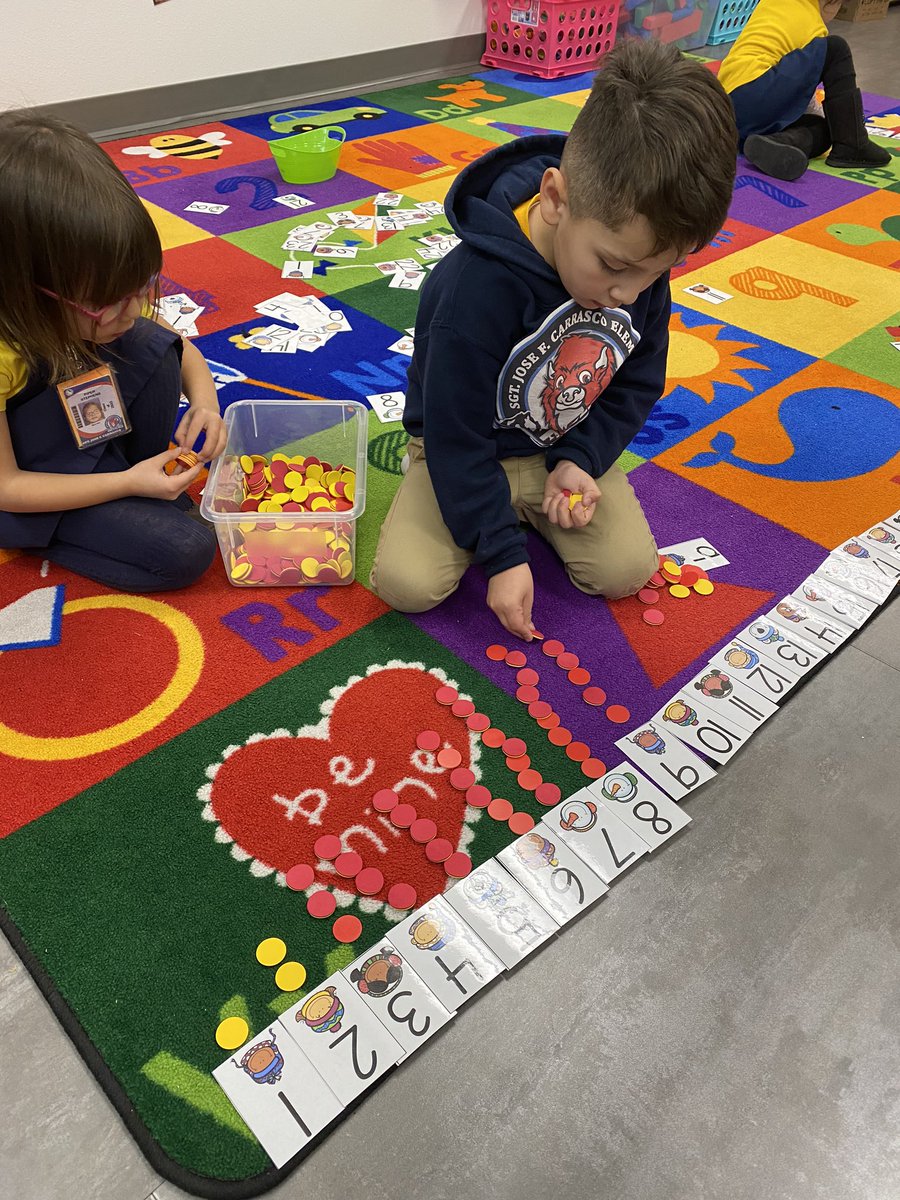 EOrtiz_JCE's tweet photo. My smart buffalos ordering numbers and showing the quantity for each number. Way to go! 😊👍🏼 #proudteacher #smartbuffs https://t.co/lFGpAf5Pnp
