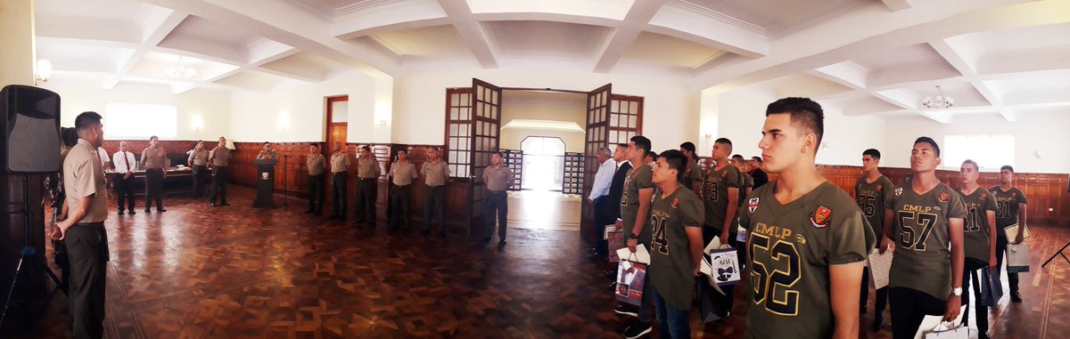 cmlp_web's tweet photo. #NoticiaCMLP en el Emblemático Colegio Militar "Leoncio Prado" se realizó una ceremonia de reconocimiento a la selección y Comando Técnico de fútbol Americano Búfalosdel CMLP por obtener el campeónato del primer torneo juvenil lnternacional de Sudamérica de Fútbol Americano https://t.co/D2HyX8WI3u