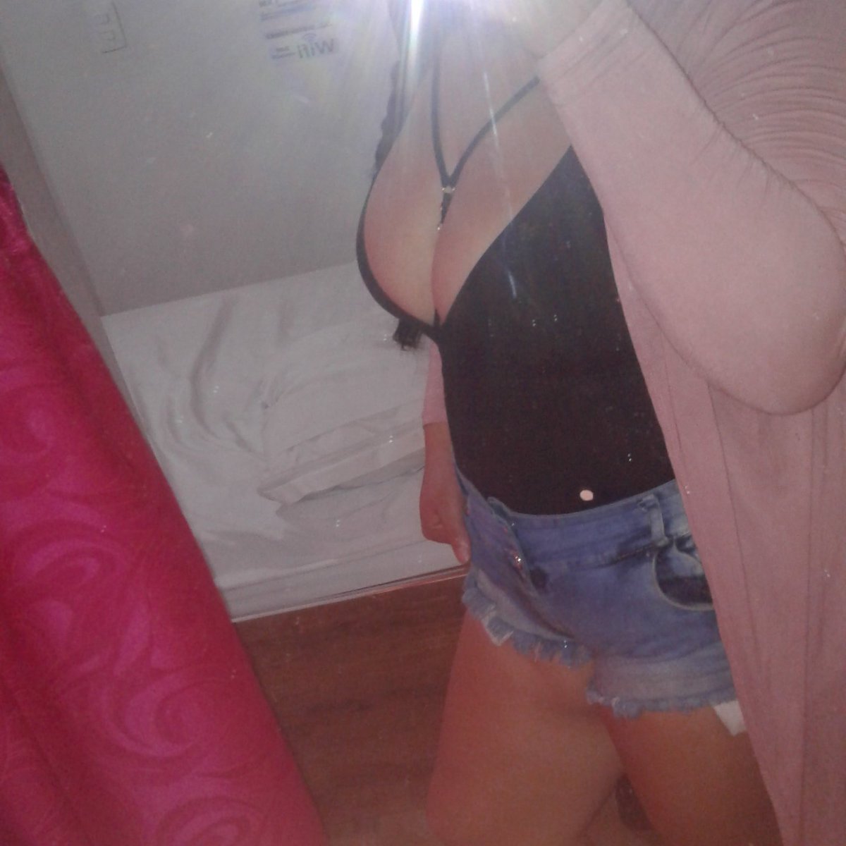 Debbie_cali tweet media