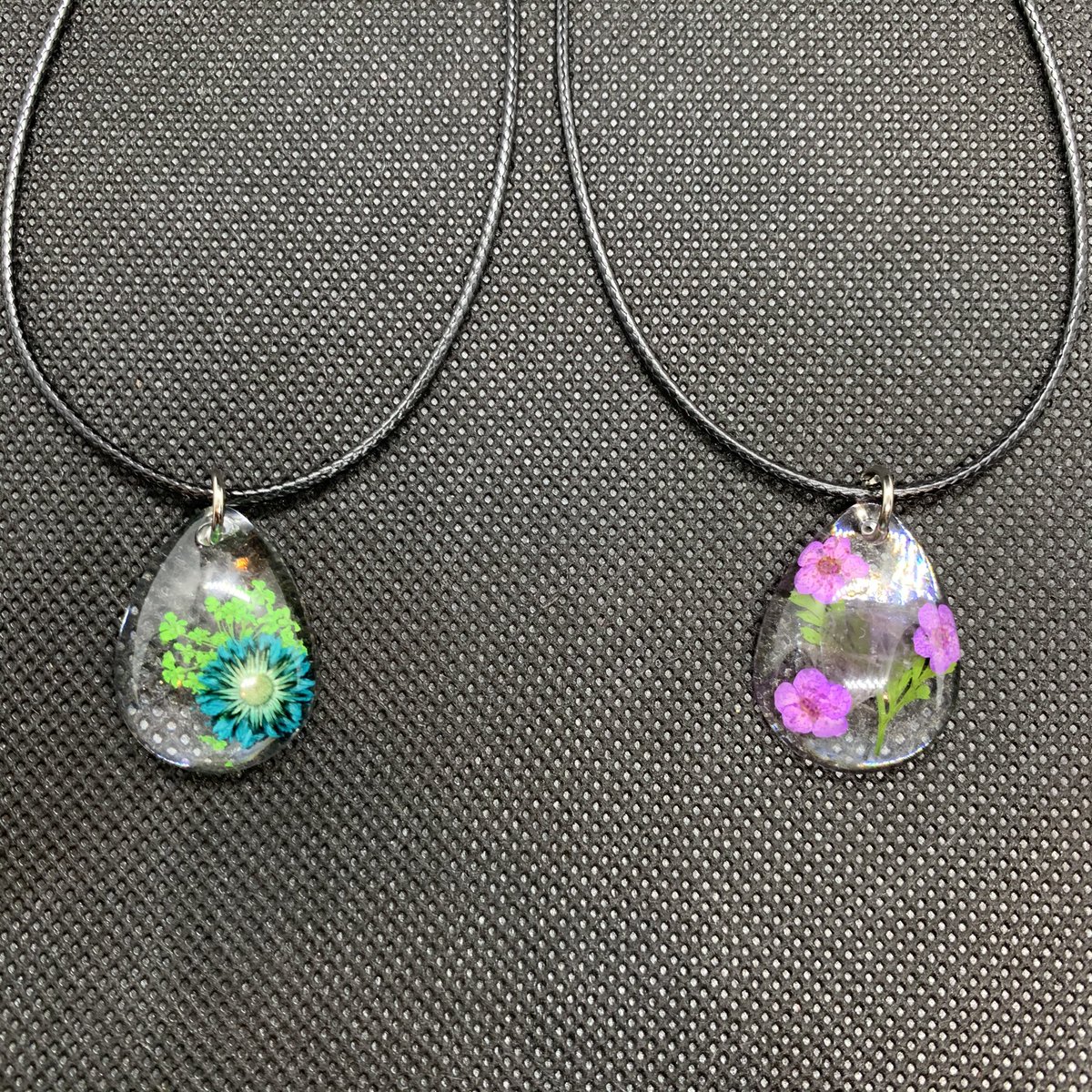 EtsyHiddenS's tweet photo. Excited to share this item from my #etsy shop: Hand made and designed by me! Beautiful Flower Pendant Necklace! Available now at: 

https://t.co/DAiCAwci5S

If you do not have etsy, no problem! DM me for other payment options like Paypal.

#jewelry #necklace #amethyst #pendant https://t.co/Ft94PEMBWs