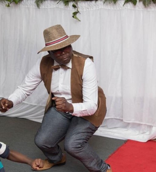 I feel like dancing... <a href="/PatienceChiwa/">Patience Chiwa</a> <a href="/PennyPangeti/">Penny Pangeti</a> so many reasons to! #Dee