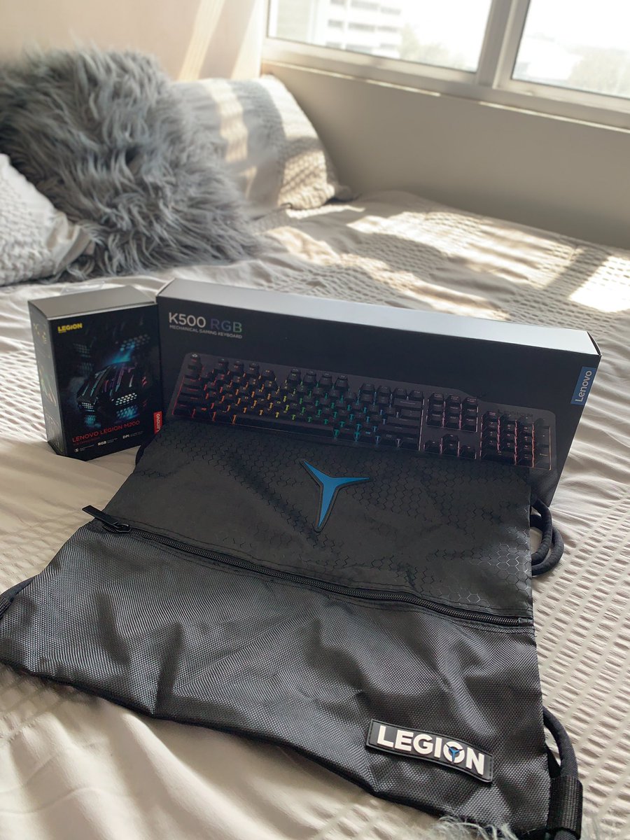Hazz's tweet photo. GIVEAWAY ON STREAM TONIGHT BOYS

3 x M200 mice
2 x K500 keyboards 
3 x Legion drawstring bags 

8 total winners, MUST Like, Retweet, 
Follow myself &amp; @LenovoLegionANZ 

*WINNERS DRAWN AT 8PM AEDT on stream at https://t.co/ufwThw5Fkt tonight! 

Goodluck 💕💕💕 https://t.co/u631JErAiQ