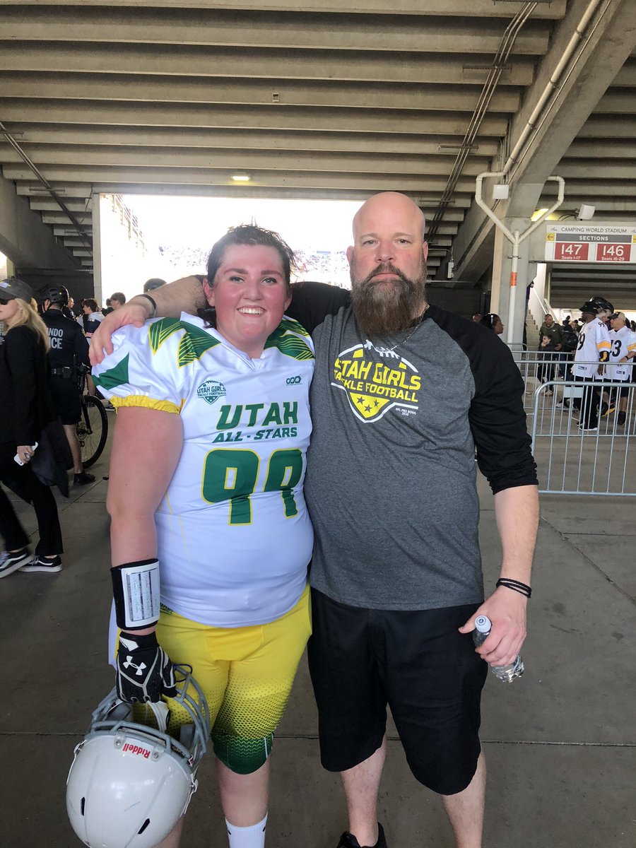 aaron_sessions's tweet photo. @elleduncanESPN #girldad from the 2020 pro bowl half time show! I’m a proud dad! https://t.co/0TYvYUq5OL