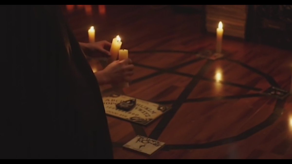 geearchive's tweet image. Killjoys: *making memes and joking about My Chemical Romance's resurrection since 2013*
MCR: 

#MCRXX