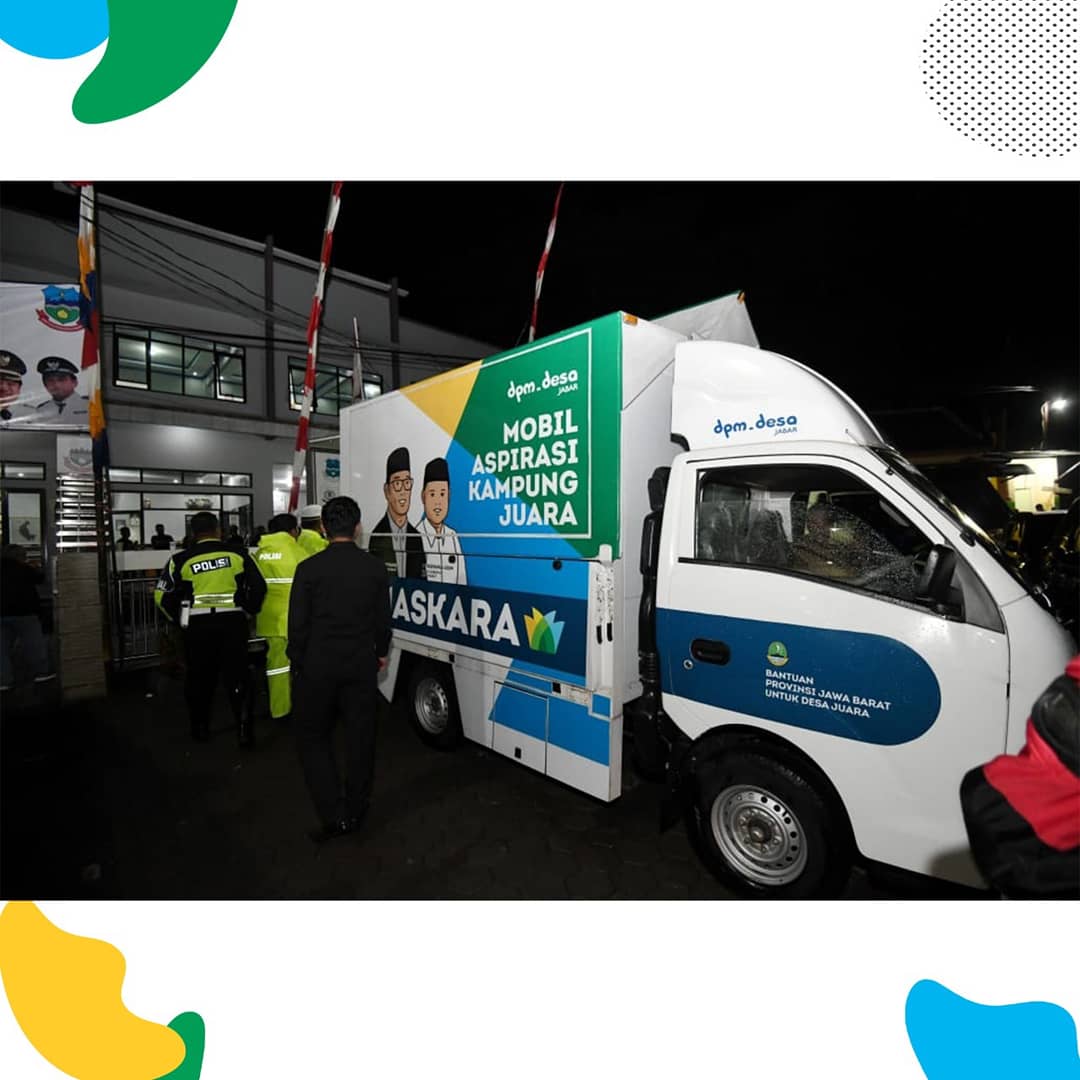 Garut (25/01) Kepala DPMDesa Provinsi Jawa Barat Mendampingi Gubernur Jaww Barat dlm Kegiatan Safari Desa untuk menjalin kedekatan dan menampung aspirasi , sekaligus melaporkan progres pembangunan Jabar bertempat di Desa Cinunuk Kecamatan Wanaraja Kab. Garut