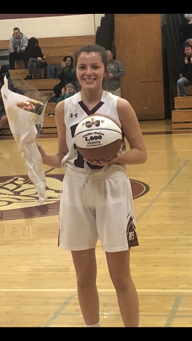 NSVikingSports's tweet image. North Shore Senior Jenny Walton scores her 1000th career point tonight against Plainedge.