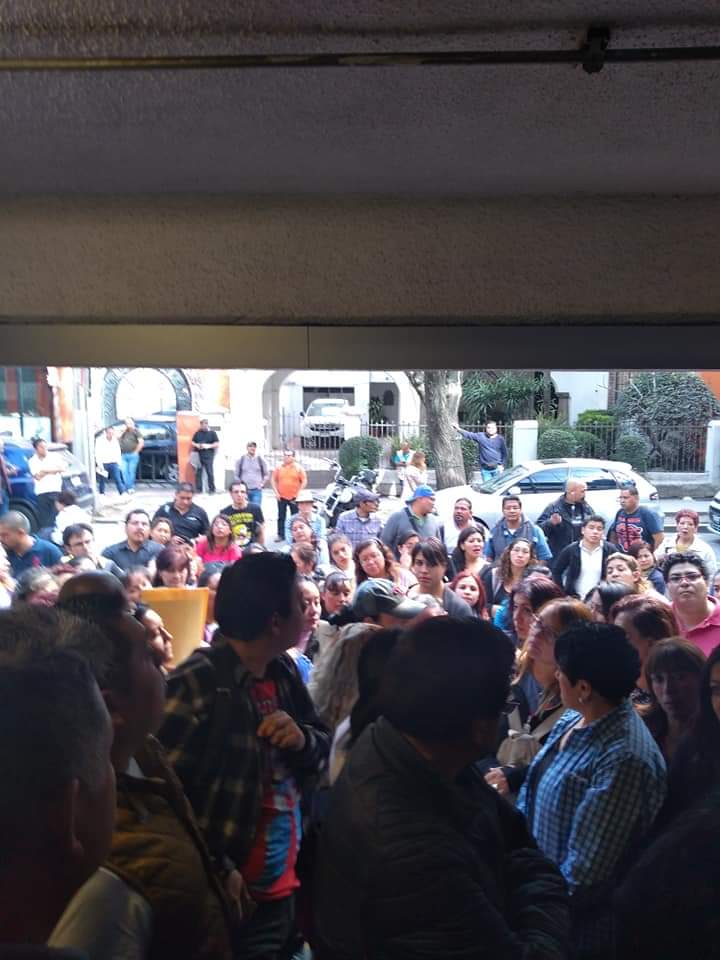 equipo_nuevo's tweet photo. La comitiva CDMX saliendo de la reunión en @SSaludCdMx con grandes avances en su continuidad laboral @Claudiashein @INSABI_mx @GobCDMX @SSalud_mx #SeguroPopular #ETNSS #AMLO @Juanferrer62 https://t.co/T79HxatXgj