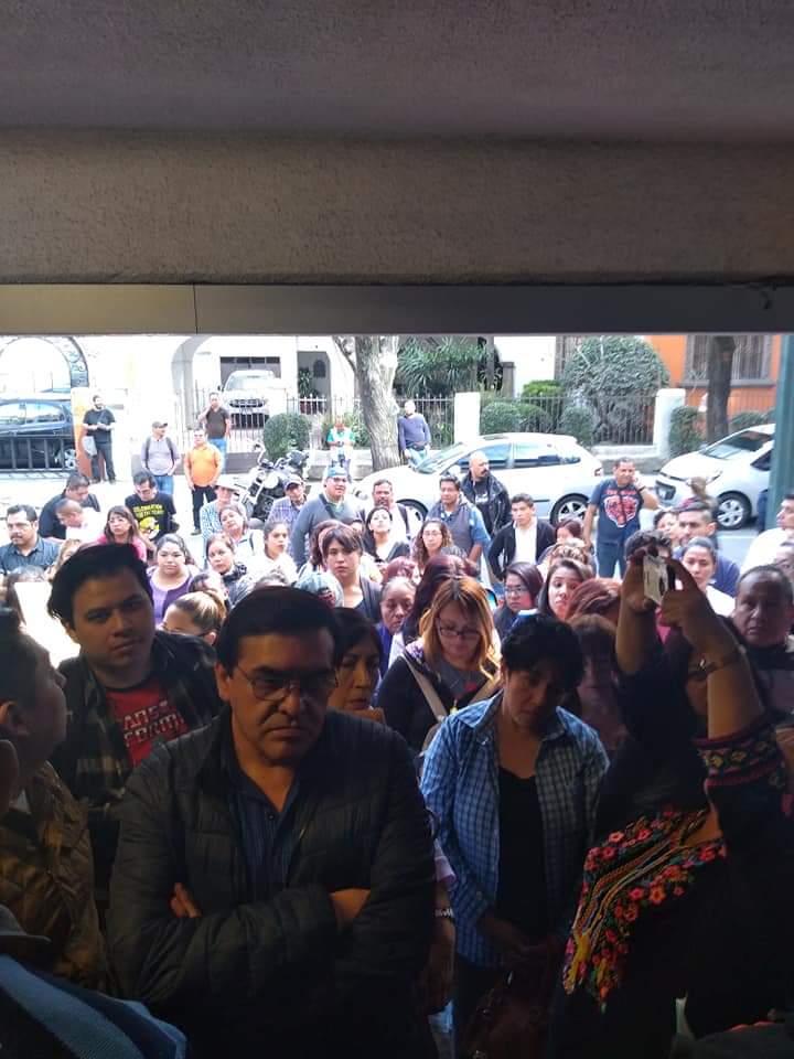equipo_nuevo's tweet photo. La comitiva CDMX saliendo de la reunión en @SSaludCdMx con grandes avances en su continuidad laboral @Claudiashein @INSABI_mx @GobCDMX @SSalud_mx #SeguroPopular #ETNSS #AMLO @Juanferrer62 https://t.co/T79HxatXgj