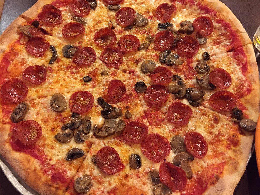 Keiko On Twitter Years Ago Before The Garlic Allergy I Worked At A Company Where We Regularly Ordered Pizza From Bertucci S I Had So Much Of Their Sporkie Sweet Italian Sausage Ricotta