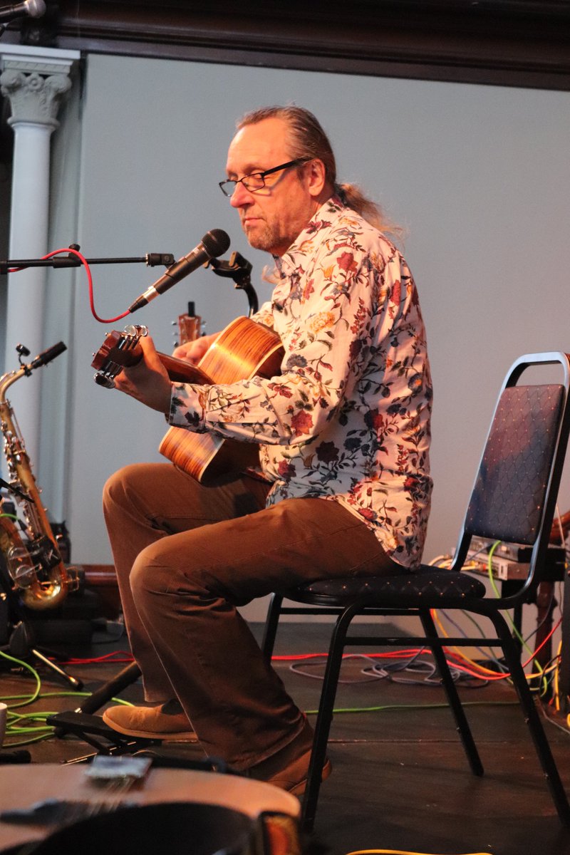 Lunchtime Live tweet media