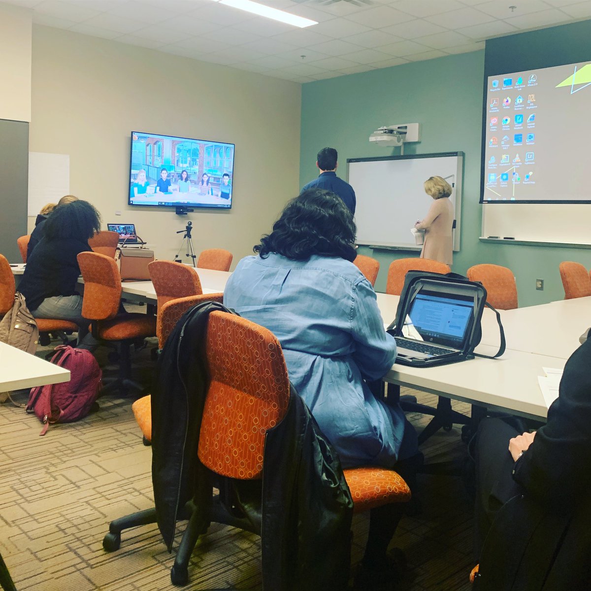 kzimzimma8's tweet photo. Late night 🌟 in the AVATAR lab with some of our wonderful MAT English teacher candidates. 👩🏼🏫 👨🏫 Tonight’s scenario enabled our candidates to embed & practice high leverage practices to engage reluctant readers 📚#AVATARLab #KSU #BCOE @KSUBCOE @KSUINED @KSU https://t.co/ozOa1riWxx