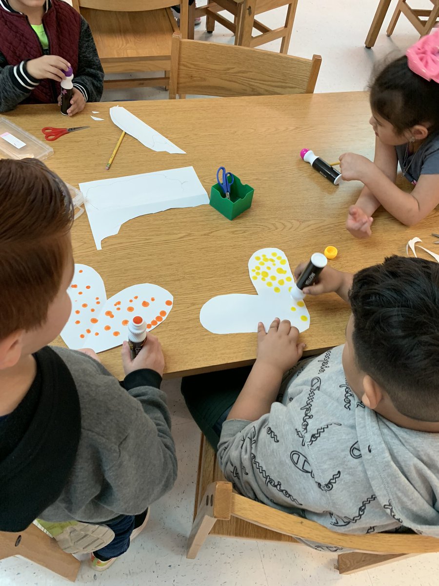 library_kes's tweet photo. My Art through Literacy project materials arrived. I was so excited about all my stuff that the students already did an activity with them today! Thank you to @DonorsChoose for giving us opportunities to make projects possible! Thank you to the match from the anonymous art donor! https://t.co/x2QLy9ZyUS