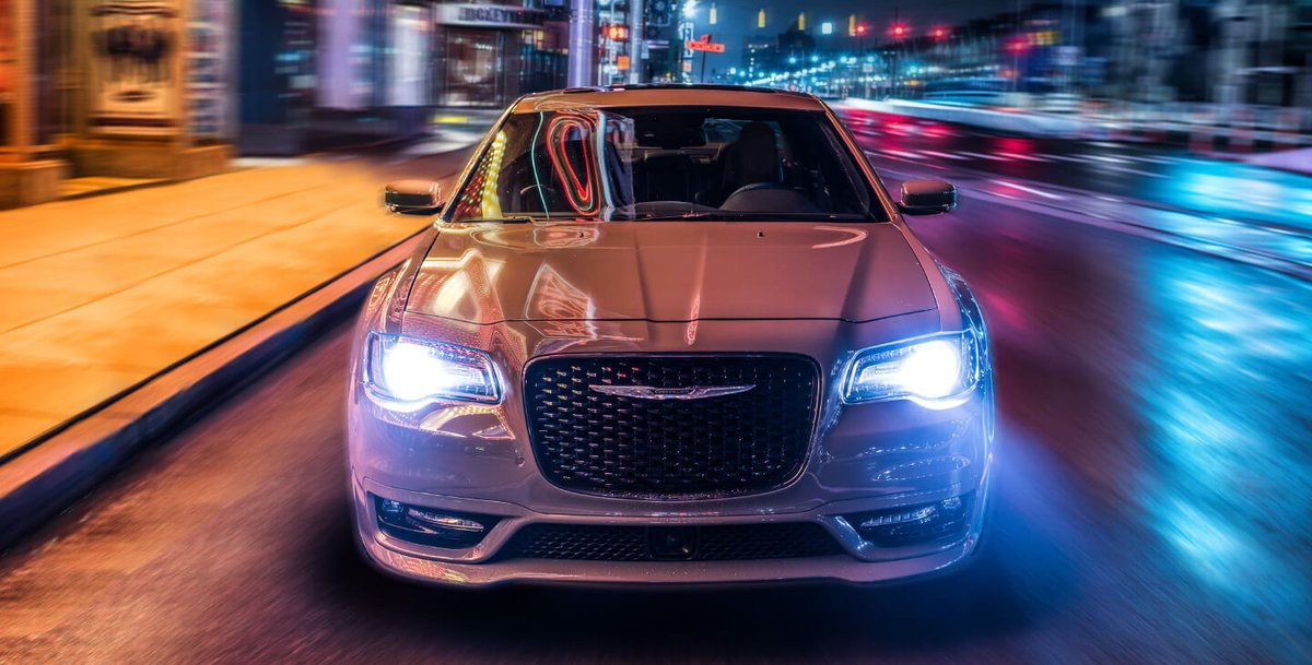 CentralMeCJDR's tweet photo. Take in the bright lights of the city and cruise through the night in a new Chrysler 300. https://t.co/VPSLAclQWS