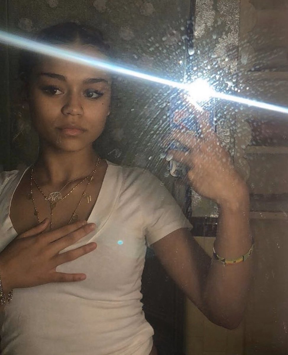 GizzaleMarrie's tweet photo. who wants to see more of me ? #sellingnudes #paypig #nudes #nudesforsale #cashapp https://t.co/MSrUTQdKtR