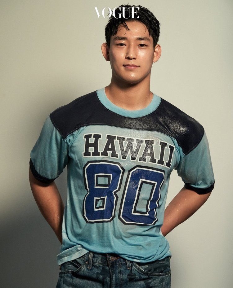 dailyvagabond's tweet photo. Son Hechan for Vogue Korea.

That’s it. That’s the tweet. https://t.co/VCbGayF1tC