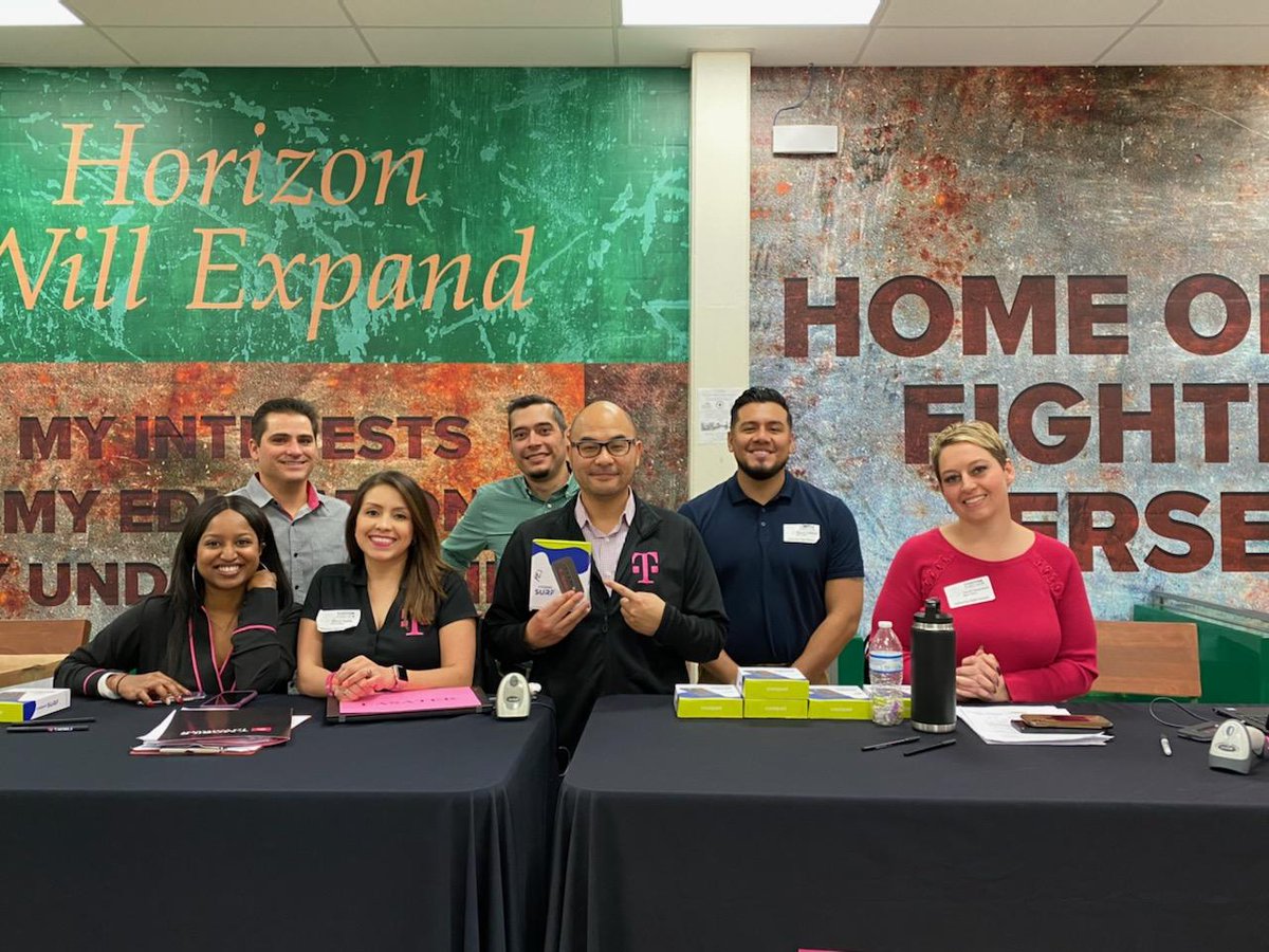M_CalderonJr's tweet photo. Bridging the homework gap with @BrooksCo_ISD!!! 1000 hotspots in the hands of students! @TMobileBusiness https://t.co/kZUViquemL