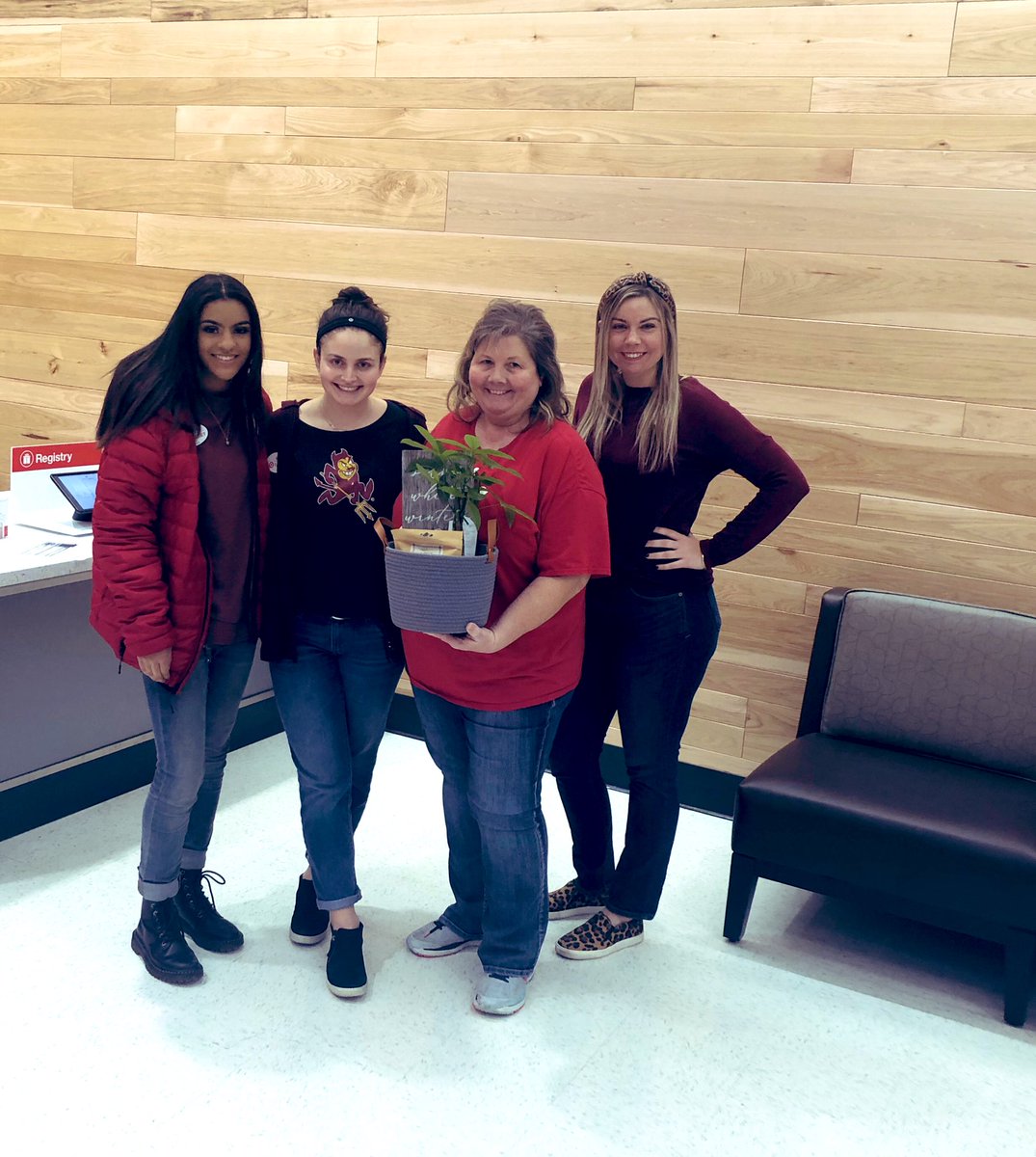 Recognizing Guest Advocate, Dena, for raising the guest loyalty bar at 1392! #BringingJOY #worksomewhereyoulove  @Holly_Target <a href="/MiaRichker/">Mia Richker</a> @SETLMadeline <a href="/1Jess_I_Can/">Jessica Canaday</a>