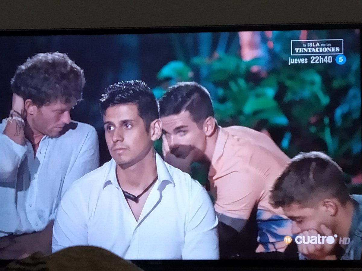 luisprietto_'s tweet photo. #LaIslaDeLasTentaciones6  Resumen en una imagen
Cristorfer: no sabe no contesta 
Alex: simplemente dramático 
Gonzalo: katerina tiene un culazo y unas tetas que flipas
Ismael: pensando a por quien ira en el siguiente programa
Jose: (no esta), esta conectando con la brisa https://t.co/JhF6Xa5k2U