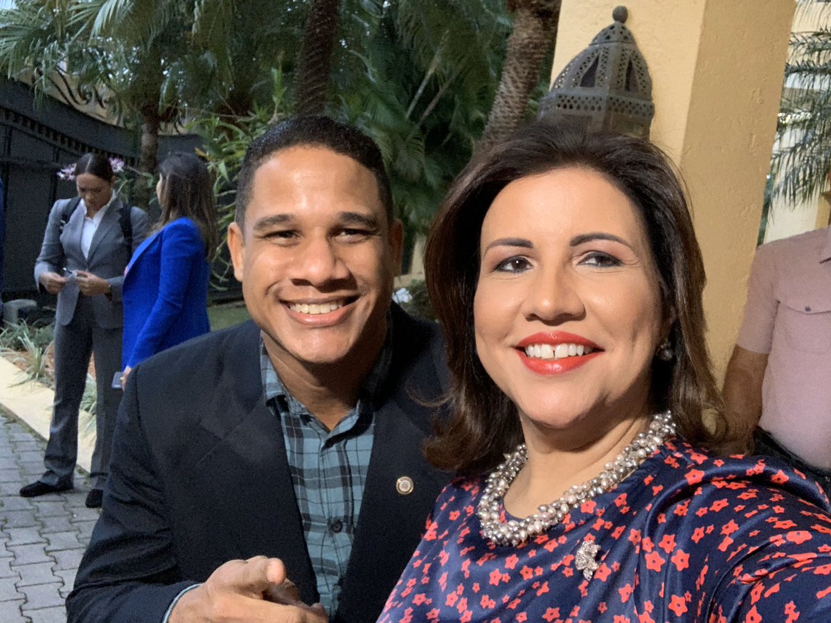 gregoriove's tweet photo. Un placer para mi siempre compartir un momento con nuestra Vice-Presidente @margaritacdf un ejemplo de mujer , el #PLD EN las calles 💜🔥💪@Gonzalo2020RD Presidente @DrMarioHidalgo Alcalde
@EuclidesLaVega Senador #RedLVPLD https://t.co/fger64quK6