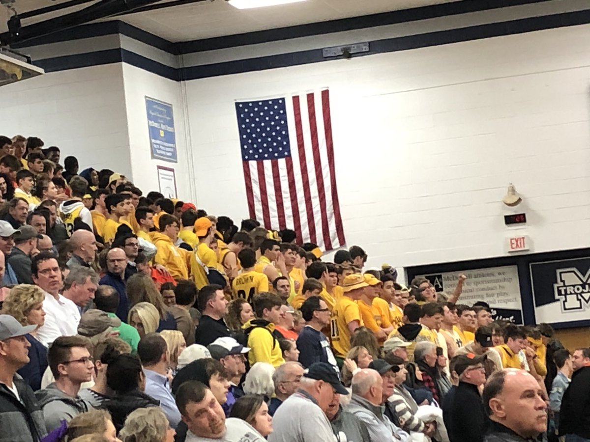 ETNreisenweber's tweet photo. Pretty cool thing by both student sections. McDowell dressed in purple for #AJO and I’m guessing Prep knew that and dressed in yellow to complete the @Lakers colors in honor of Kobe. https://t.co/IgpzVmdSMb