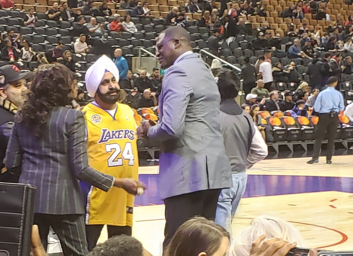 clintoptions5z's tweet photo. The Human Hilight Film" @DWilkins21 talks with @CanBball basketball ambassador @superfan_nav prior to @Raptors vs. @ATLHawks #Respect824 https://t.co/TngVqenaVW
