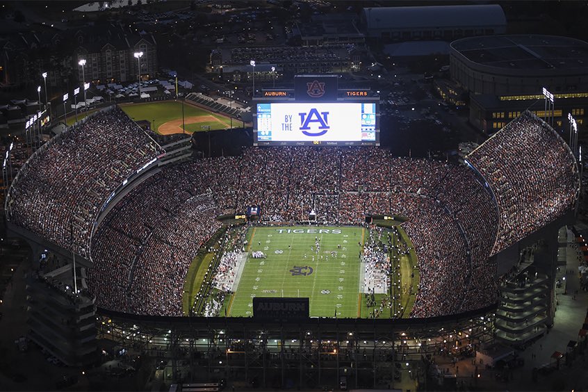 alfahiym3's tweet photo. Extremely Blessed to receive an offer from Auburn University🦅🟠🔵 @coachcrimedawg @JuCoFootballACE @ChaosTempo https://t.co/LIwNKiSMBF