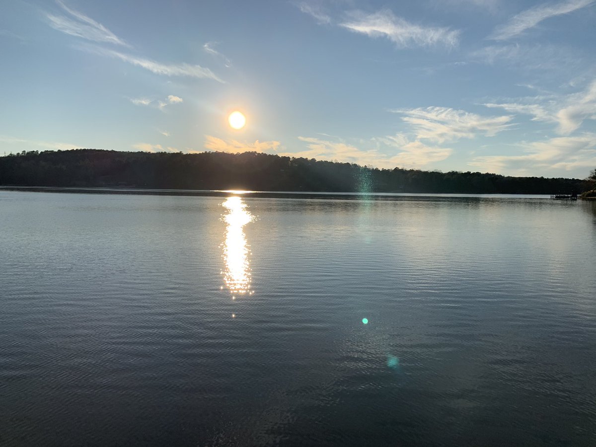 HoocheeWorms's tweet photo. #chattahoocheesunset #hoocheeworms #afternoonhookup #simplyirresistible https://t.co/92GDRmOgZj
