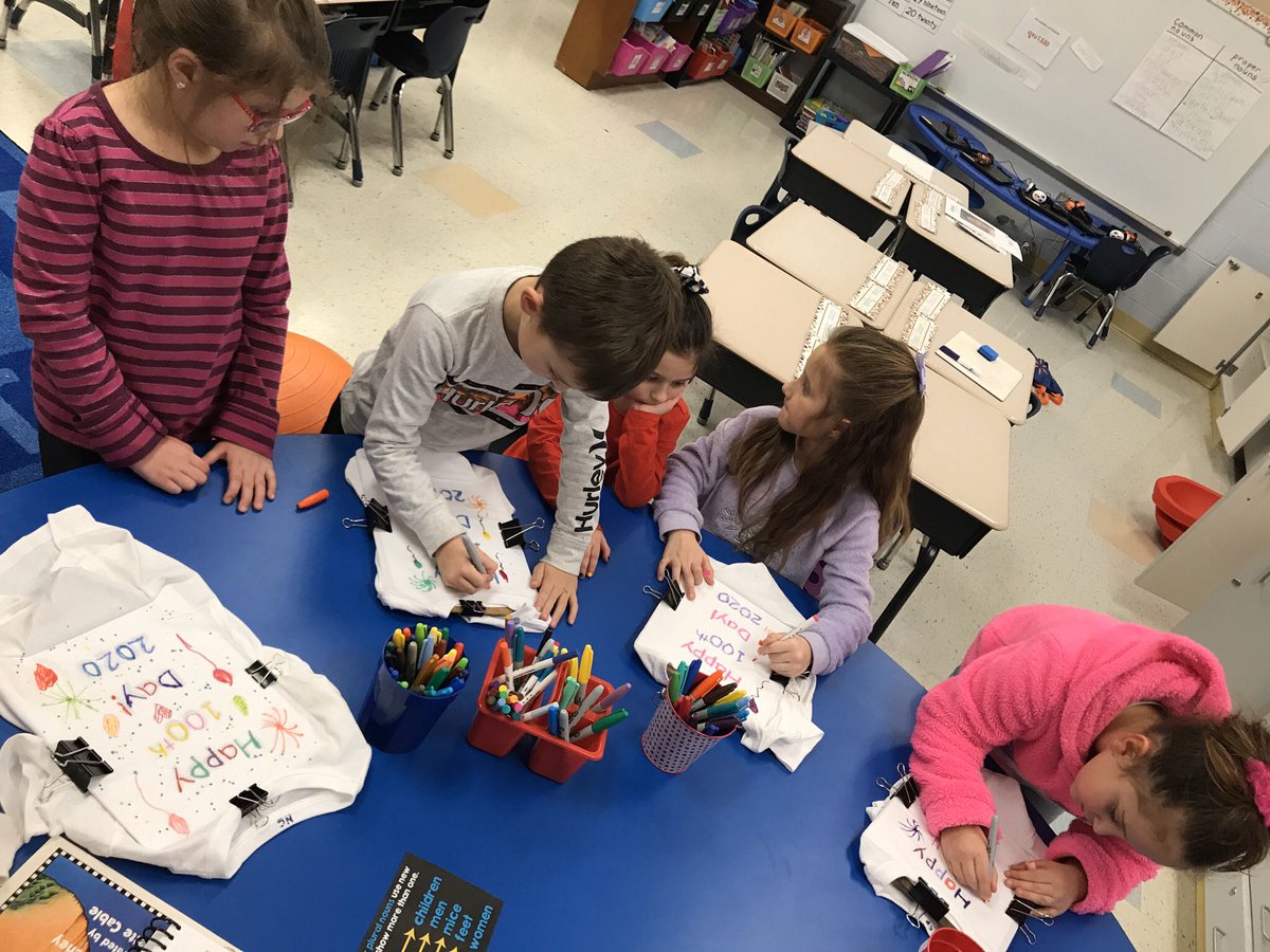 mrs_bowker227's tweet photo. Gearing up for the 100th day of school by designing our own T-shirts to wear on the special day!  💯👚
@RinggoldSouth https://t.co/hTWXSDs397