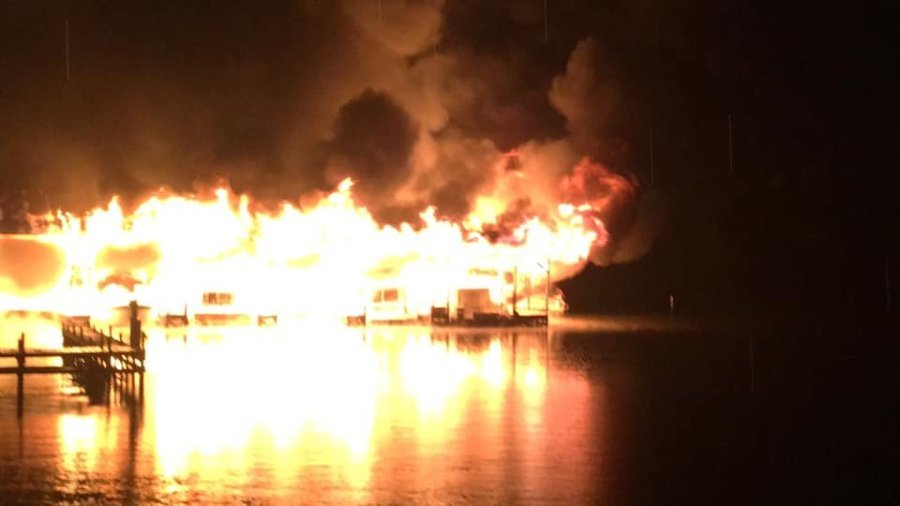 Lake Guntersville Marina Fire Takes 8 Lives lakerecord.net/2020/01/28/lak…