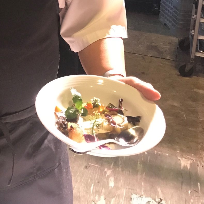 intercitypackrs's tweet photo. Show your honey you love ‘em with the #HoneyMussel this Valentine's Day! BC is the only place in the world where these mussels are raised. Special houtout to our friend, Chef Roger Ma, who placed 1st at Vancouver's #GreatKitchenParty with honey mussels as his main ingredient. https://t.co/viijqYaNU0