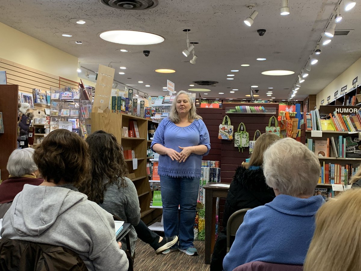 What a great turn out for Kathleen March’s Book Gossi! #ircreads <a href="/AndersonsBkshp/">Anderson's Bookshops</a> <a href="/ILReadCouncil/">IL Reading Council</a>