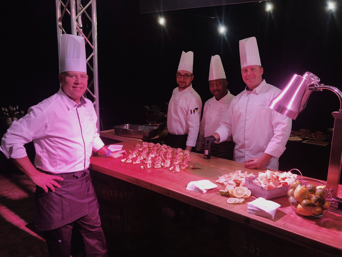SheratonLaval's tweet photo. Ce soir le Sheraton Laval est fier d’accueillir le Gala des Grands Chefs organisé par la @societeducancer  @Robidouxeric #sheratonlaval #cancer #evenement #fundraising #laval https://t.co/tbqgICjmWI