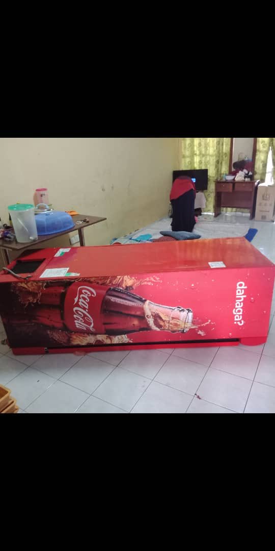 fedtriyahya's tweet photo. Boleh bantu derita adik Fawwaz? Tertimpa peti ais 1.8 Meter. Ibu bapa hanya berniaga air balang di Nilai. Kini fokus menjaga anak mereka di hospital. No akaun untuk sumbangan: 

No akaun maybank
562263547454 Mohd Bukhari https://t.co/VuCPyxhVG0